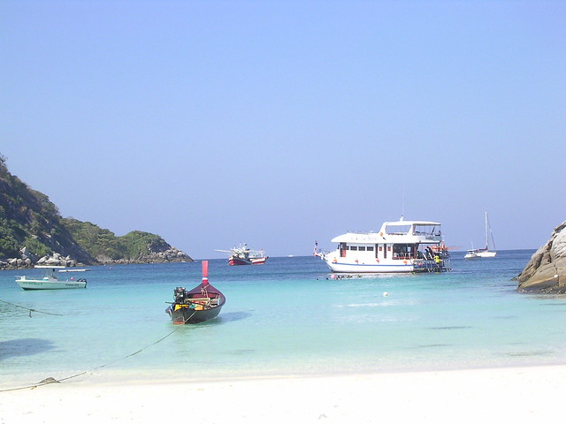 Raya Island